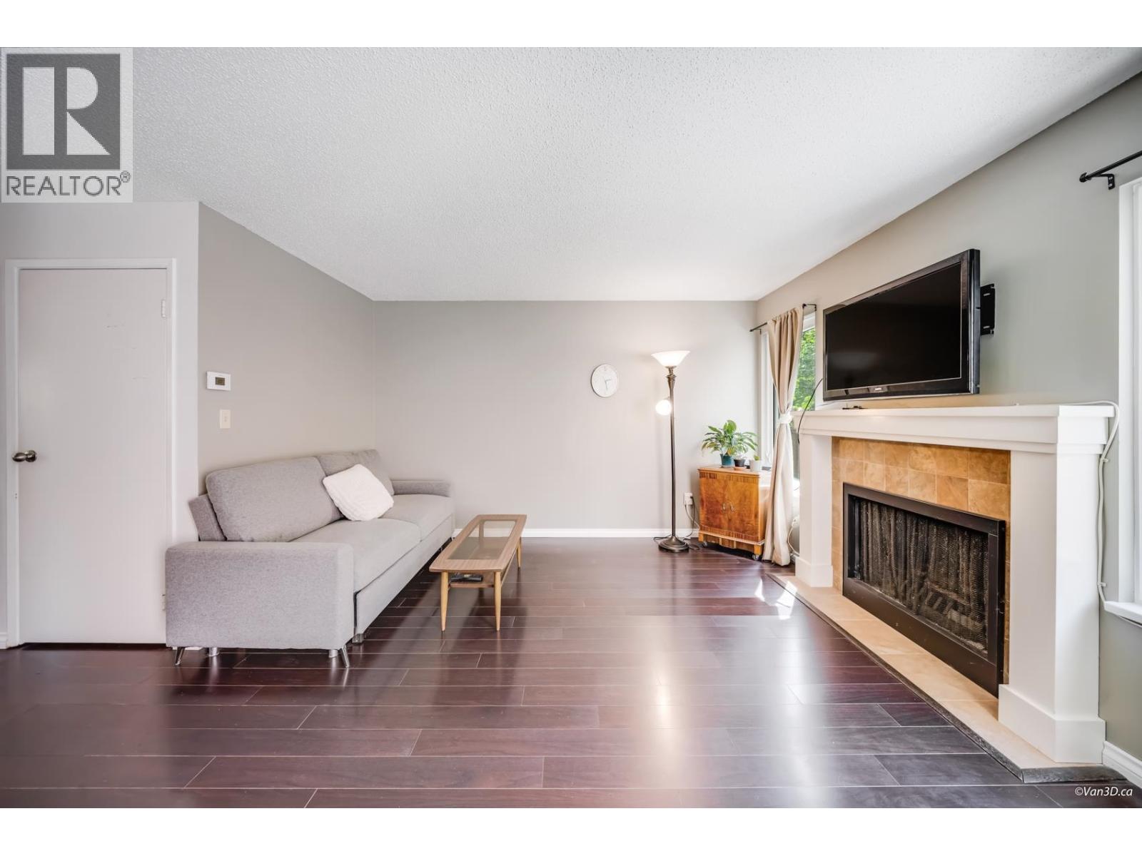 4253 Birchwood Crescent, Burnaby, British Columbia  V5G 4E6 - Photo 9 - R3124935