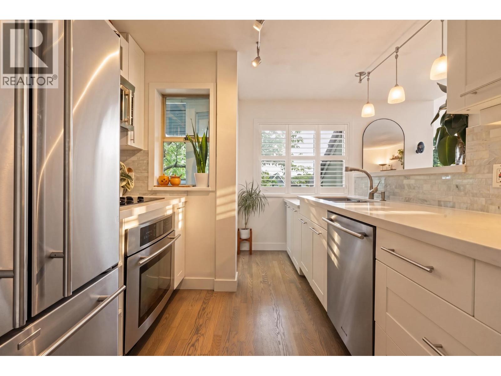 2558 W 4th Avenue, Vancouver, British Columbia  V6K 1P6 - Photo 11 - R3124995