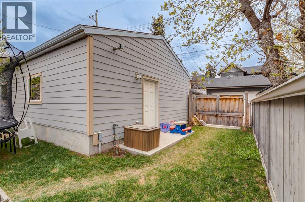 3207 24a Street SW, Calgary, Alberta  T3E 1W6 - Photo 49 - A2294008