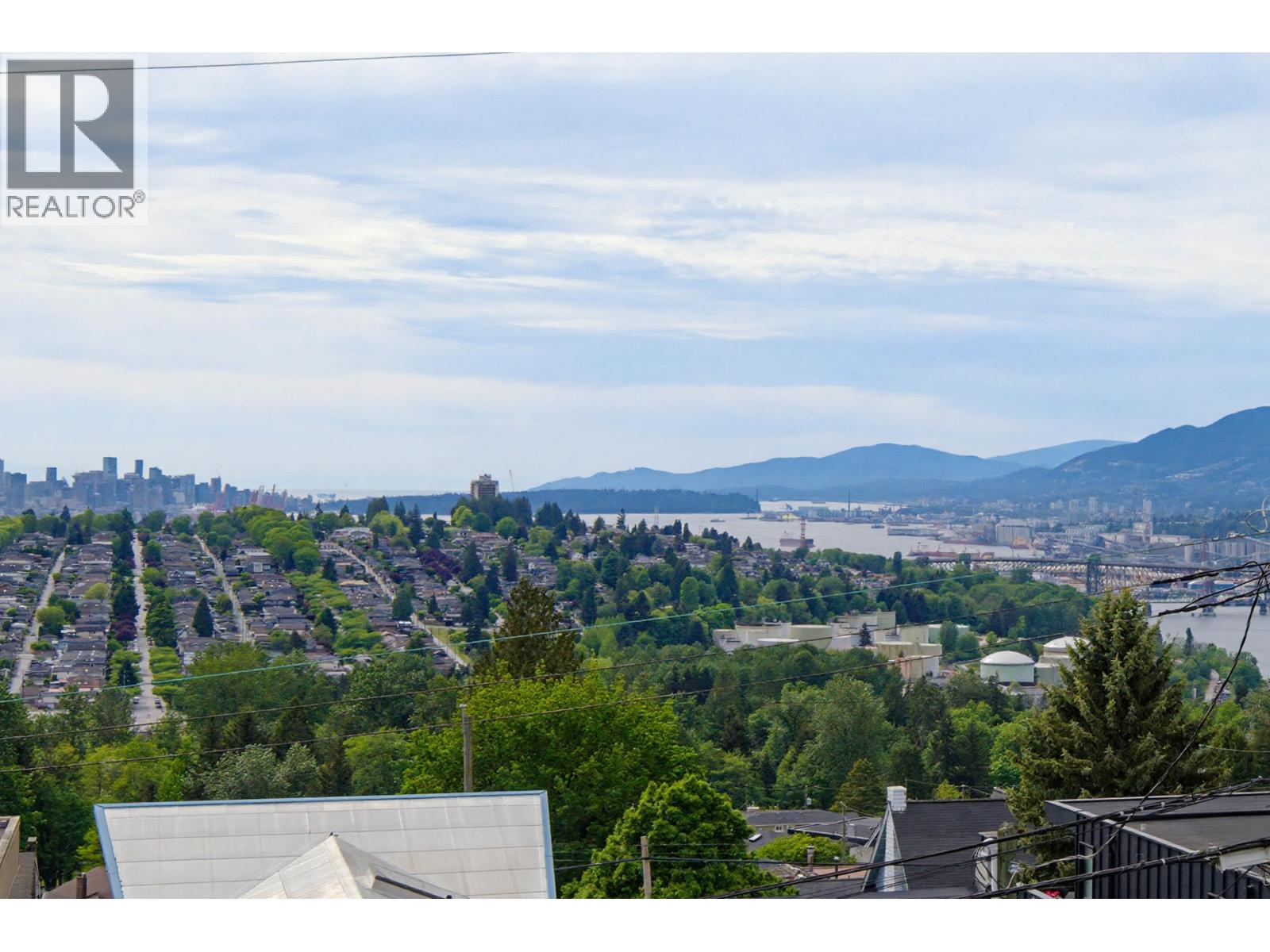 41 N Hythe Avenue, Burnaby, British Columbia  V5B 1G3 - Photo 2 - R3124942