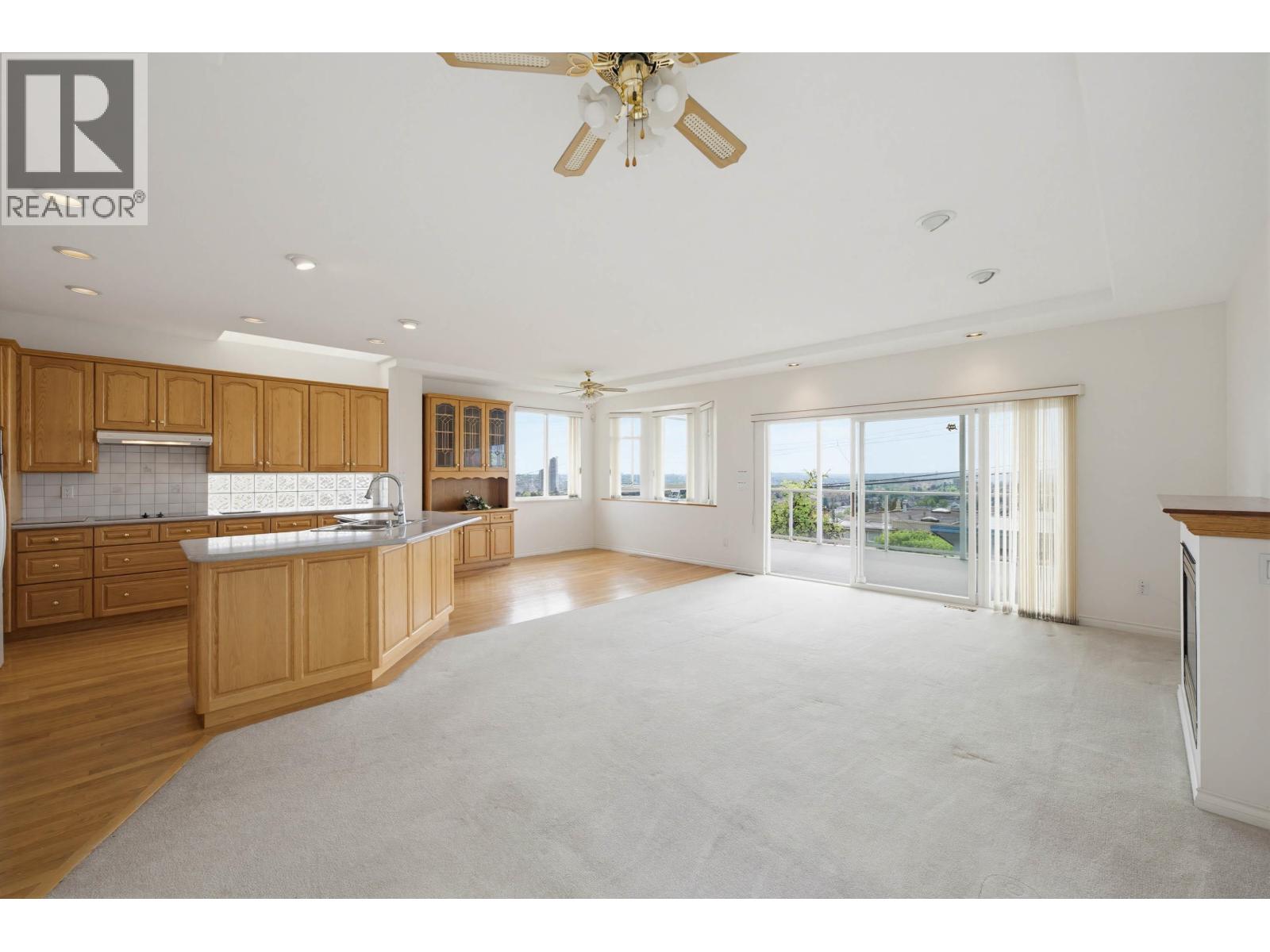 41 N Hythe Avenue, Burnaby, British Columbia  V5B 1G3 - Photo 5 - R3124942