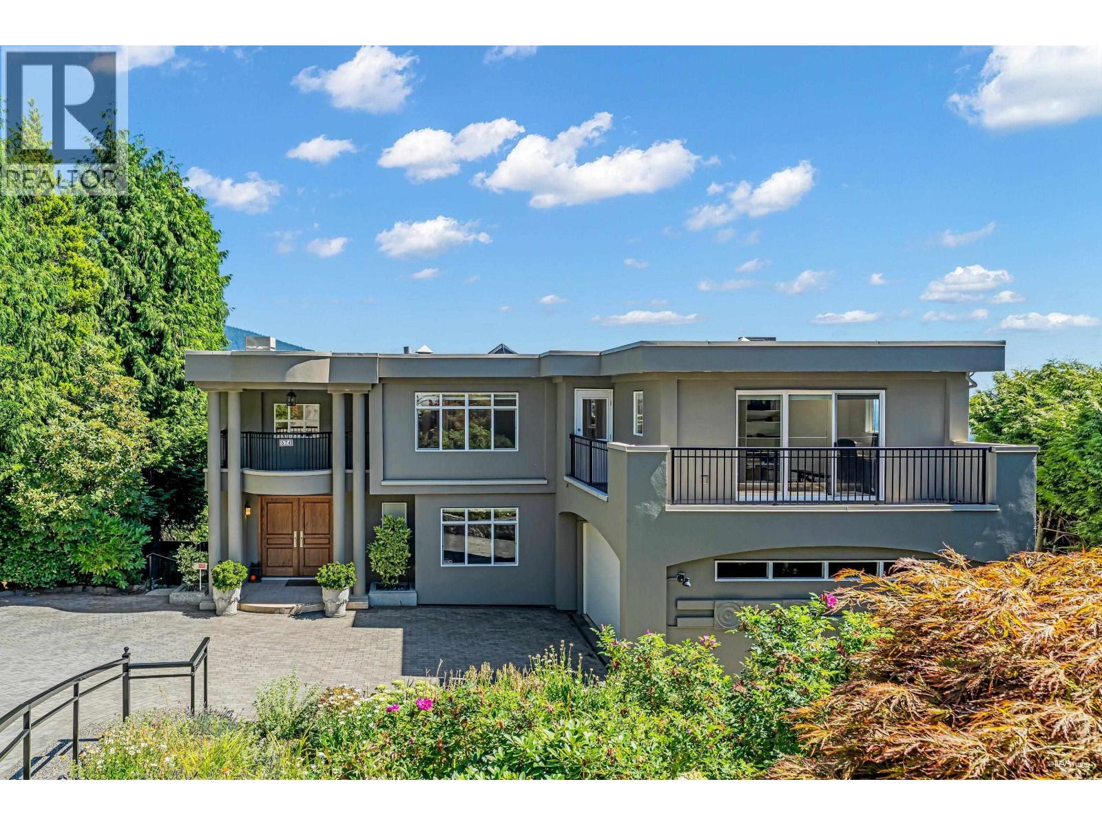 574 St. Andrews Place, West Vancouver, British Columbia  V7S 1V8 - Photo 1 - R3124968