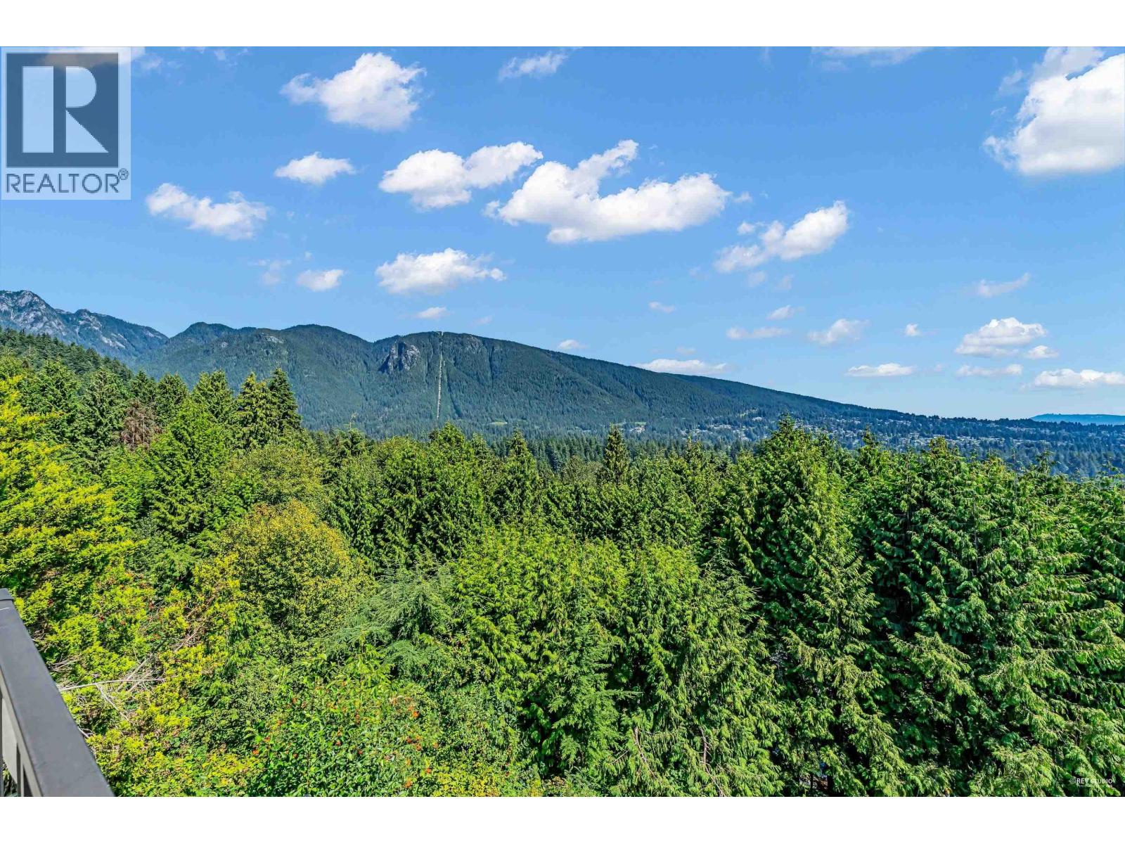 574 St. Andrews Place, West Vancouver, British Columbia  V7S 1V8 - Photo 4 - R3124968