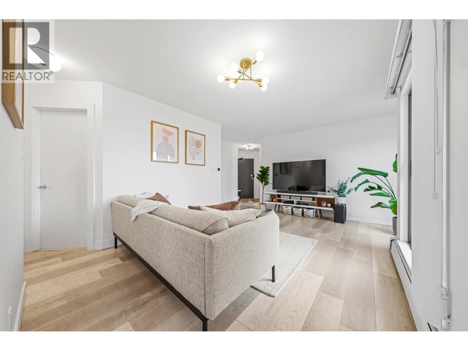1705 612 Fifth Avenue, New Westminster, British Columbia  V3M 1X5 - Photo 4 - R3124898