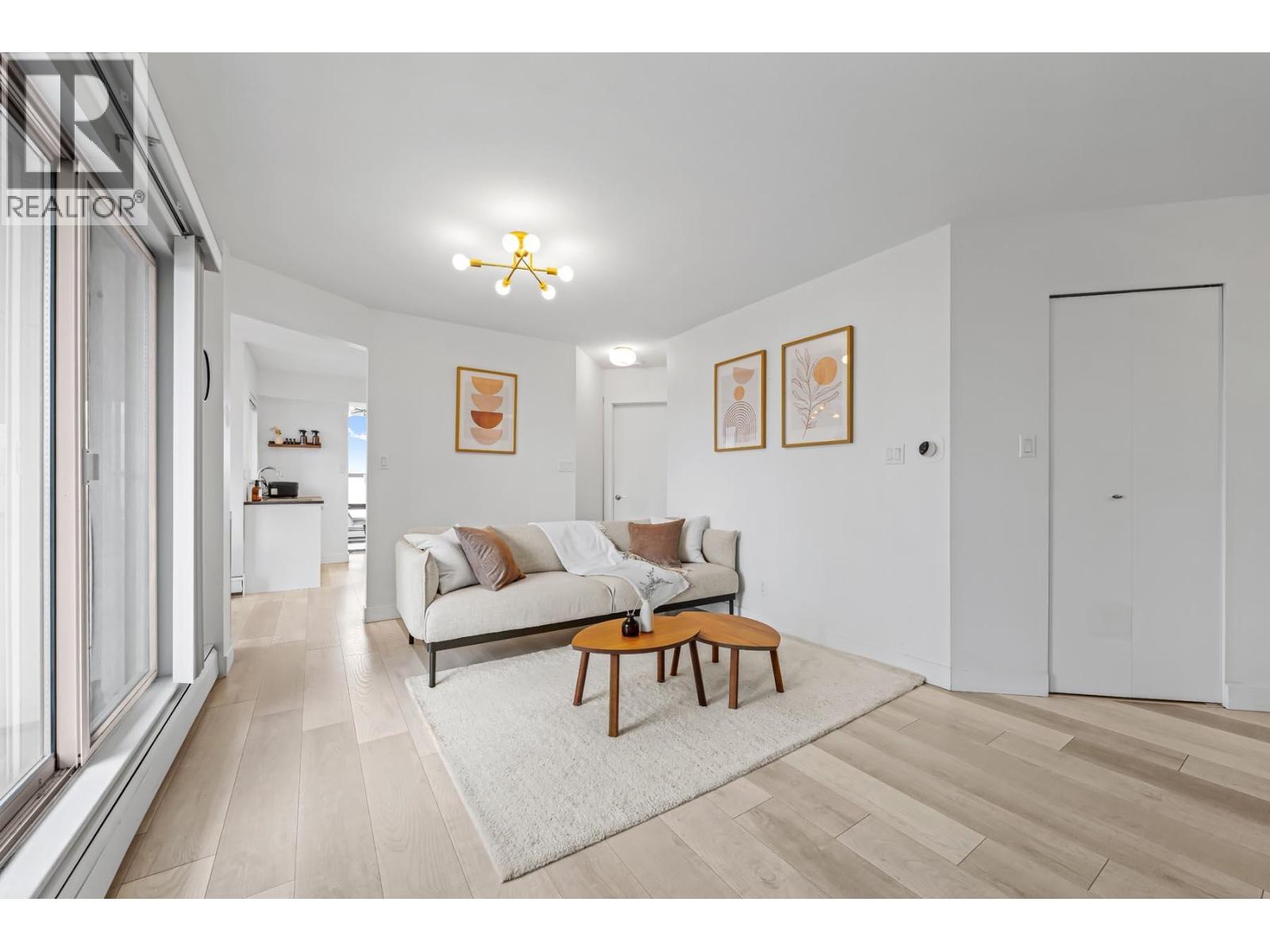 1705 612 Fifth Avenue, New Westminster, British Columbia  V3M 1X5 - Photo 3 - R3124898