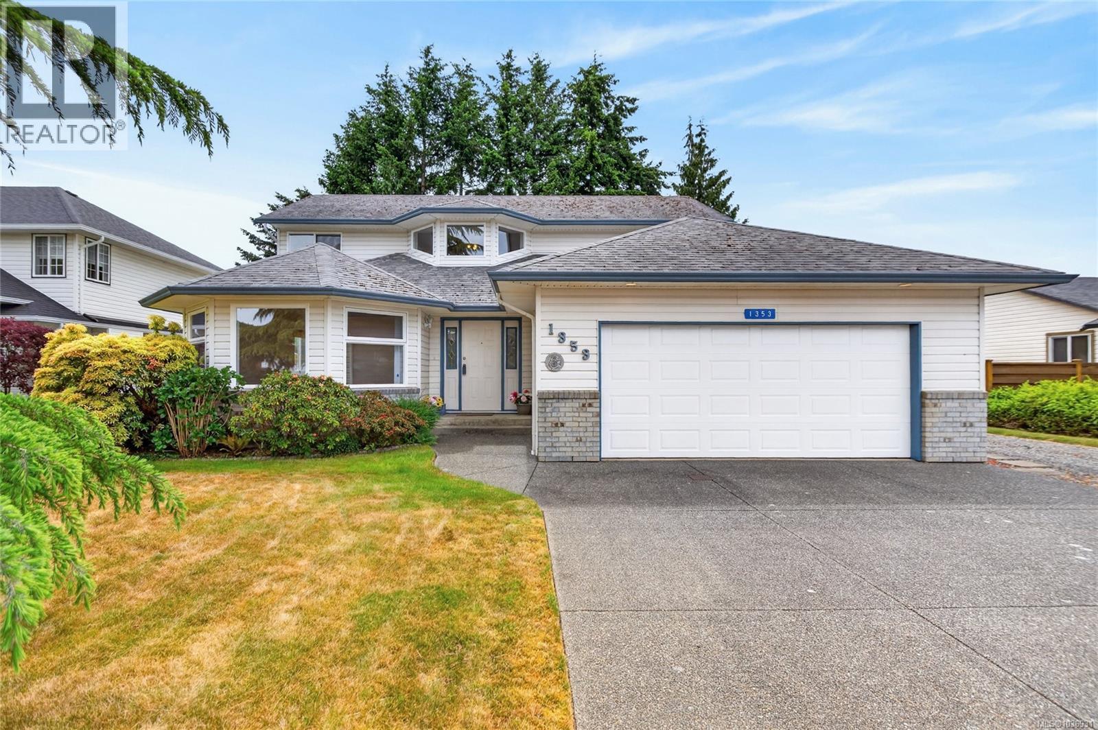 1353 Ocean View Ave, Comox, British Columbia  V9M 3R2 - Photo 1 - 1036931