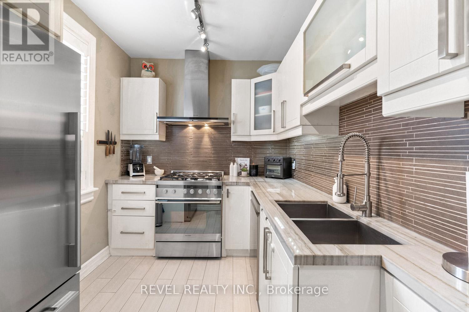 29 Shannon Street, Toronto, Ontario M6J 2E6 - Photo 9 - C13145520