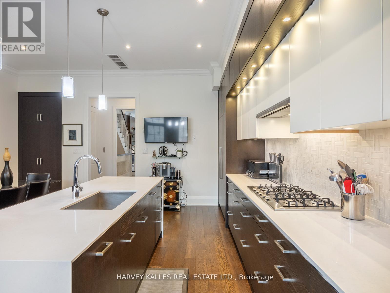 2460a Bayview Avenue, Toronto, Ontario  M2L 0A3 - Photo 20 - C13145610