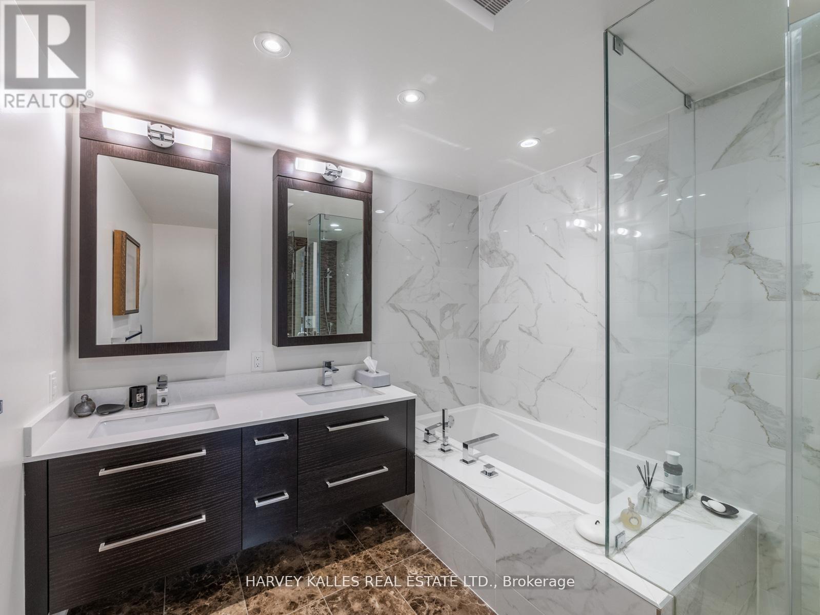 2460a Bayview Avenue, Toronto, Ontario  M2L 0A3 - Photo 31 - C13145610