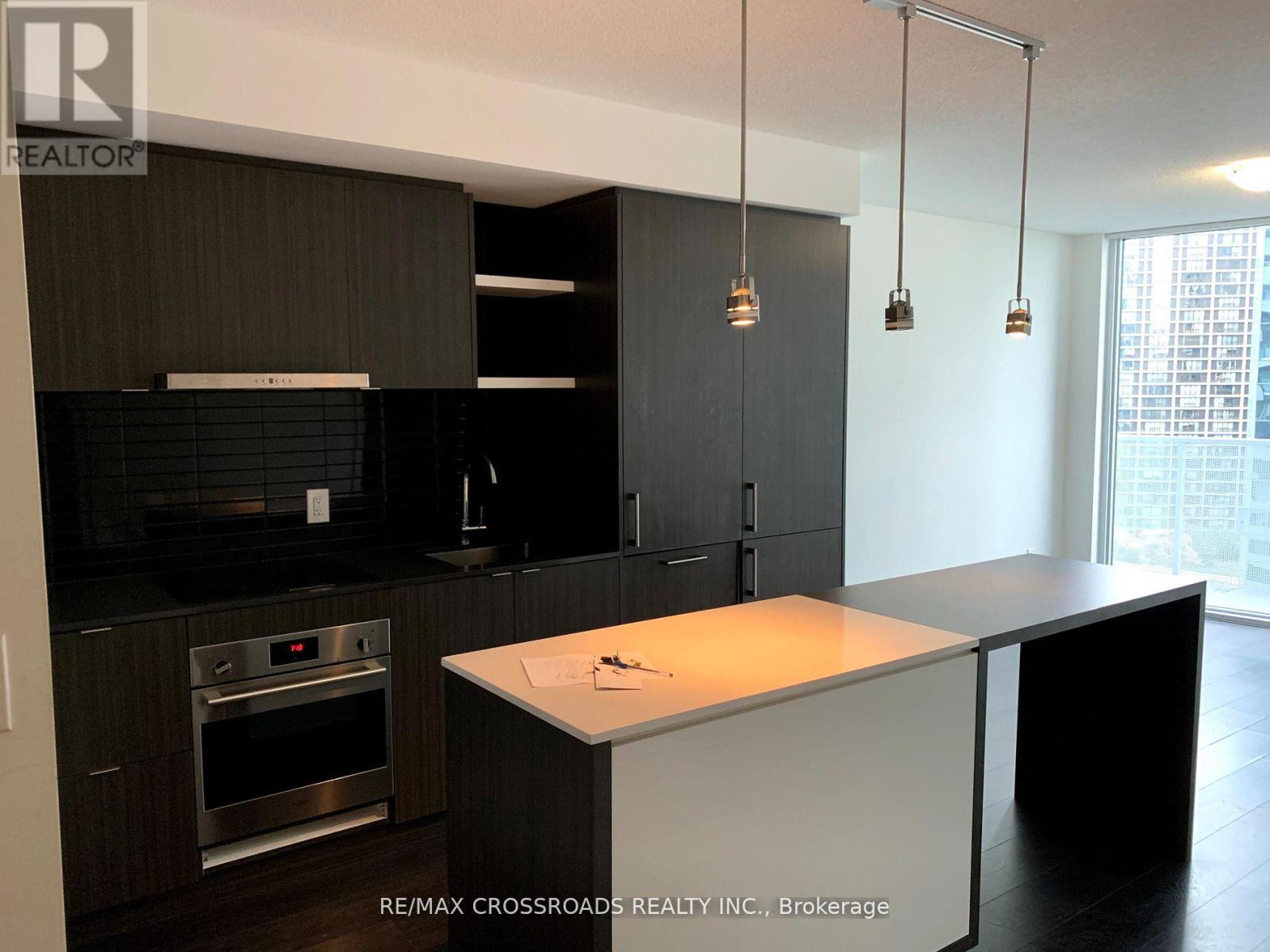 1809 - 100 Harbour Street, Toronto, Ontario  M5J 2T5 - Photo 2 - C13145620