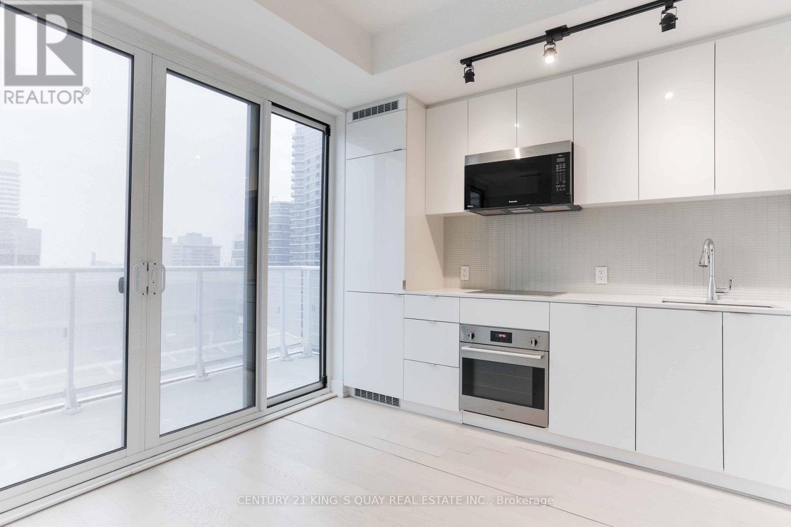 2608 - 7 GRENVILLE STREET