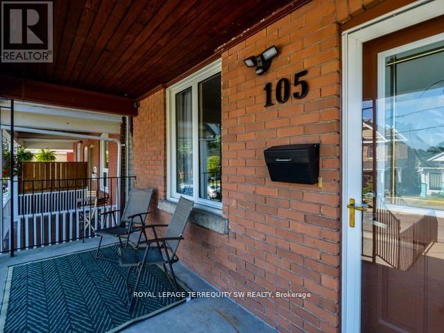 105 BARKER AVENUE, Toronto, Ontario