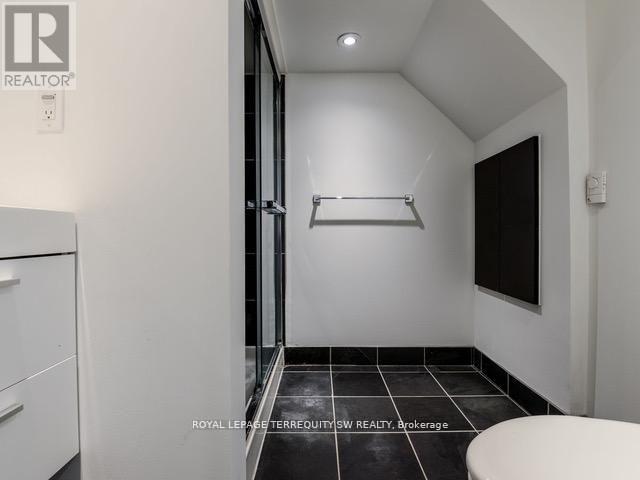105 Barker Avenue, Toronto, Ontario  M4C 2N8 - Photo 31 - E13145514