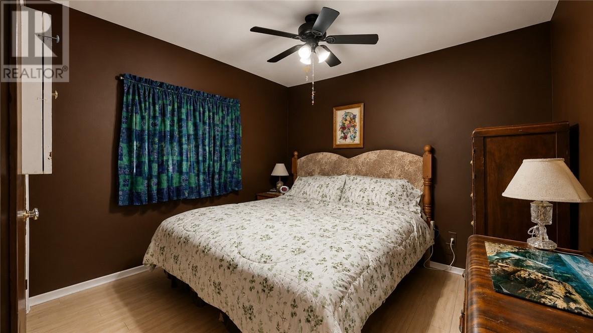 21 Vankoughnet Street E, Little Current, Ontario  P0P 1K0 - Photo 15 - 2127661