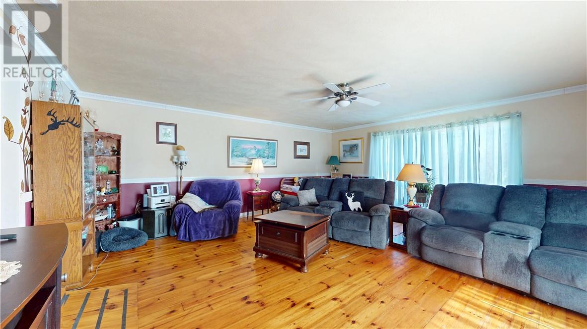 21 Vankoughnet Street E, Little Current, Ontario  P0P 1K0 - Photo 13 - 2127661