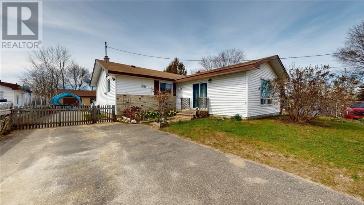 21 Vankoughnet Street E, Little Current, Ontario  P0P 1K0 - Photo 24 - 2127661