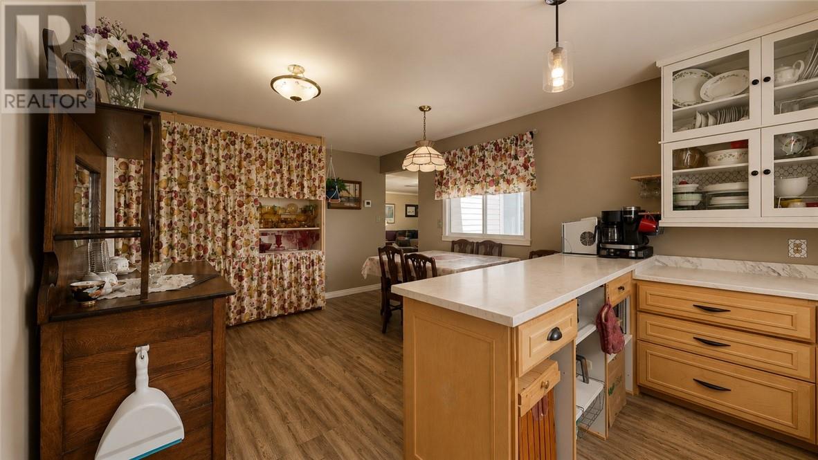 21 Vankoughnet Street E, Little Current, Ontario  P0P 1K0 - Photo 9 - 2127661