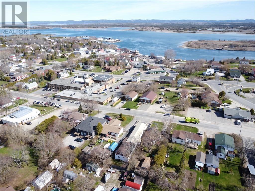 21 Vankoughnet Street E, Little Current, Ontario  P0P 1K0 - Photo 30 - 2127661