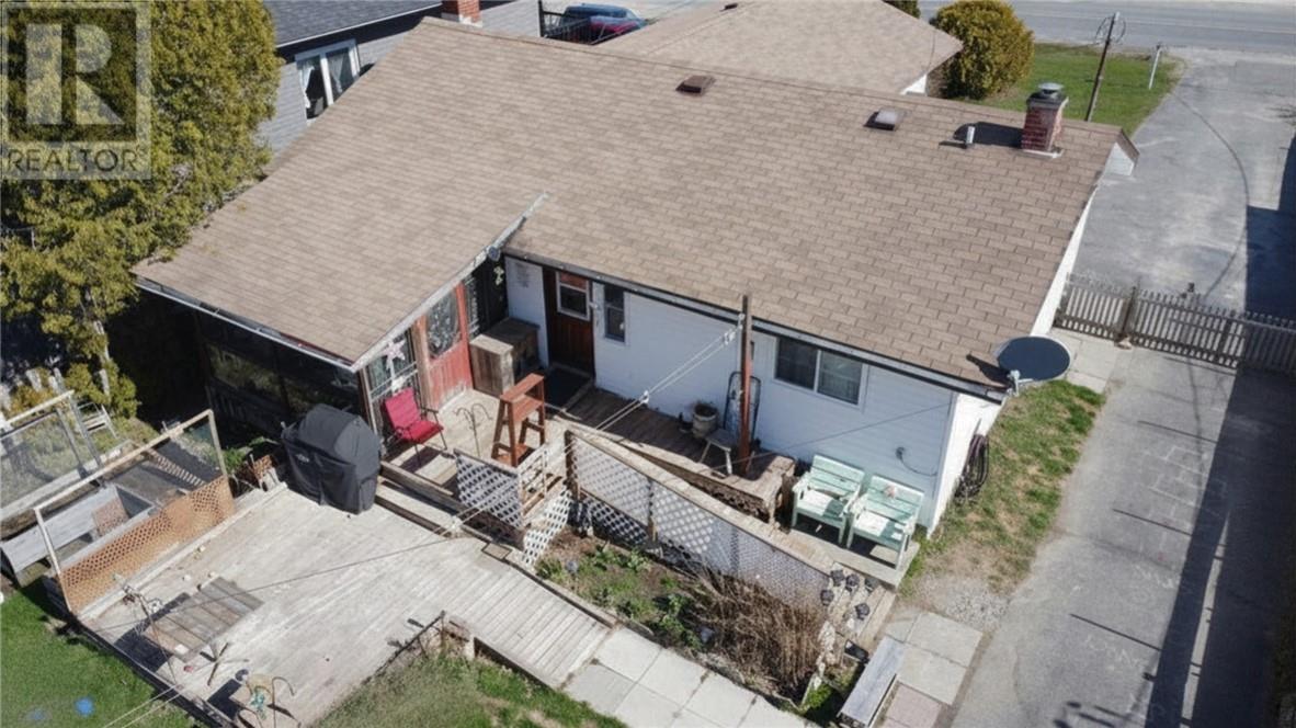 21 Vankoughnet Street E, Little Current, Ontario  P0P 1K0 - Photo 25 - 2127661