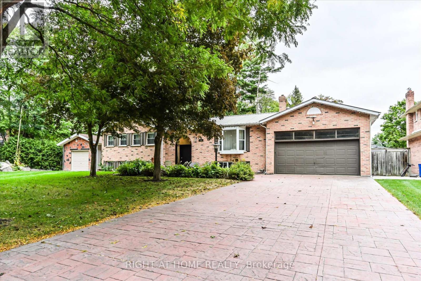 30 FRENCH CRESCENT, East Gwillimbury, Ontario