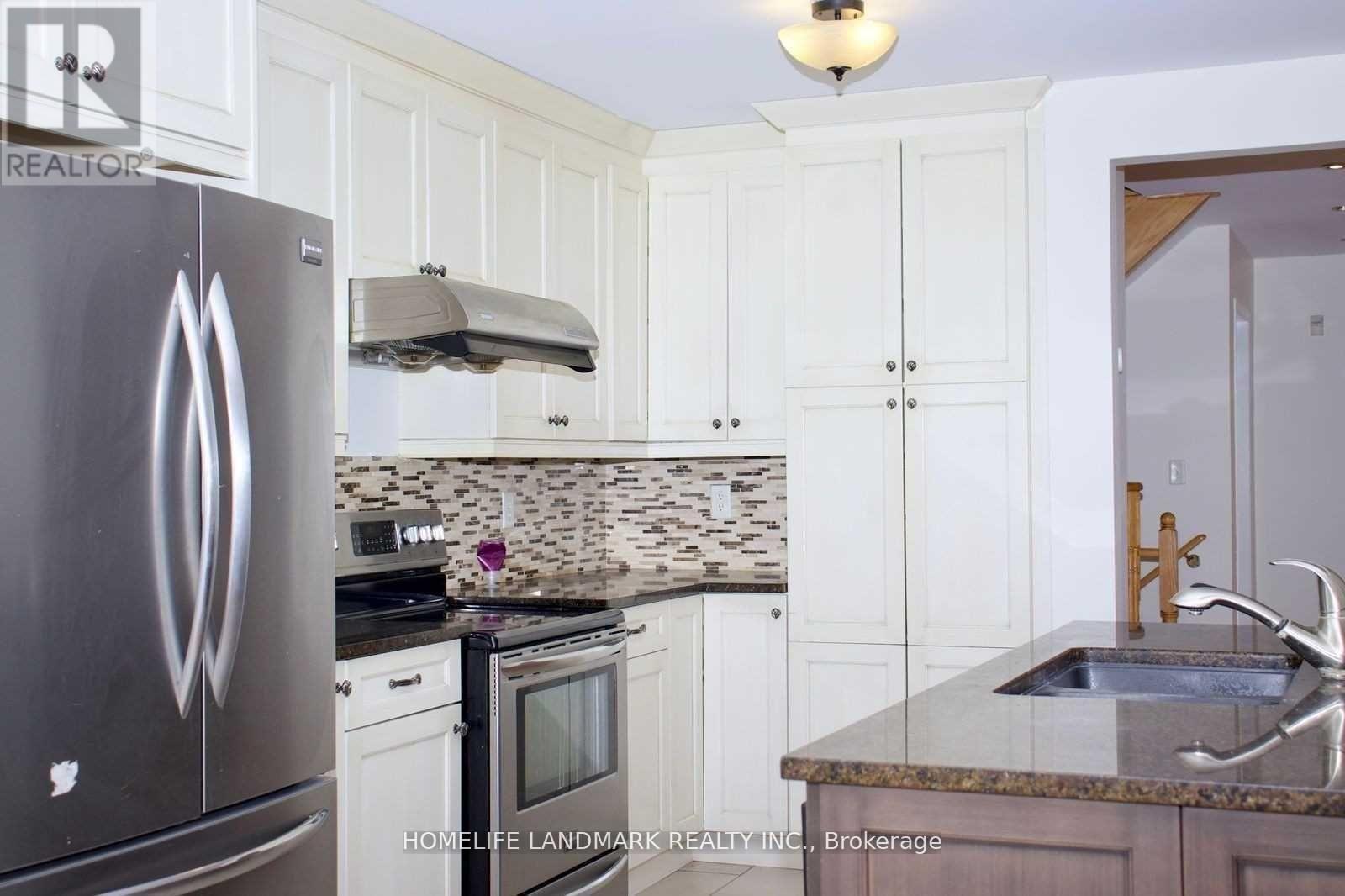 103 Sunridge Street, Richmond Hill, Ontario  L4E 3Z4 - Photo 3 - N13145654