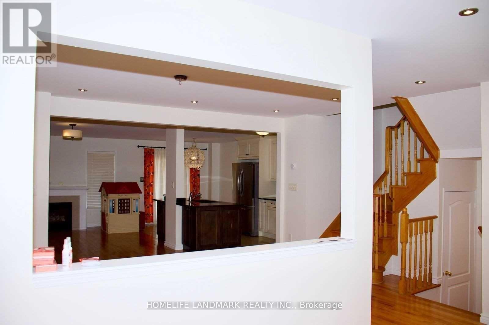 103 Sunridge Street, Richmond Hill, Ontario  L4E 3Z4 - Photo 7 - N13145654
