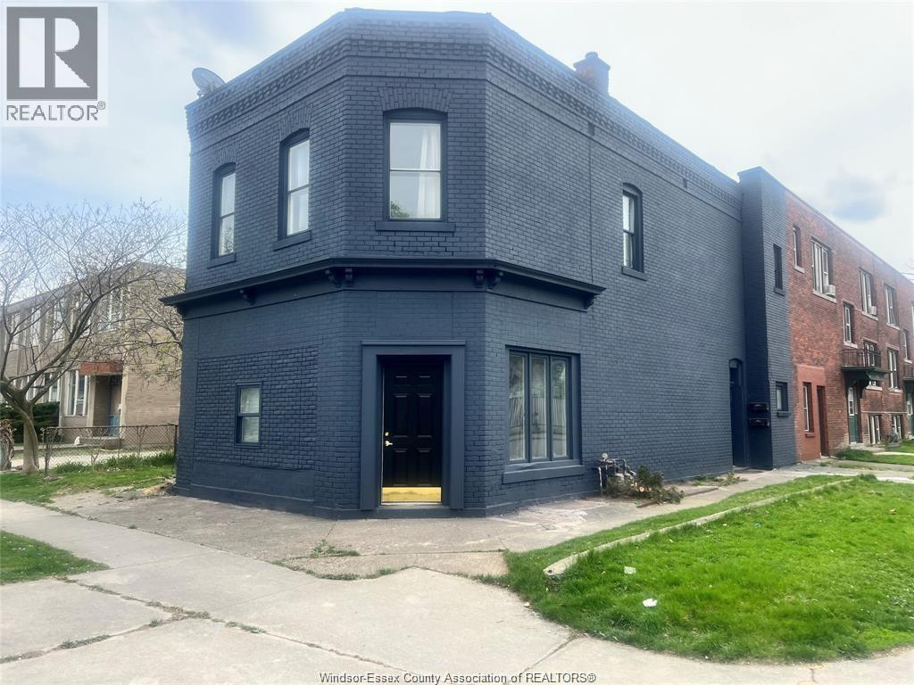 701 Marentette, Windsor, Ontario N9A 1Z5 - Photo 1 - 26011514