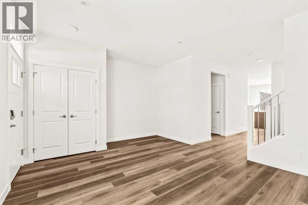 885 Livingston View Ne, Calgary, Alberta  T3P 2K7 - Photo 4 - A2312287
