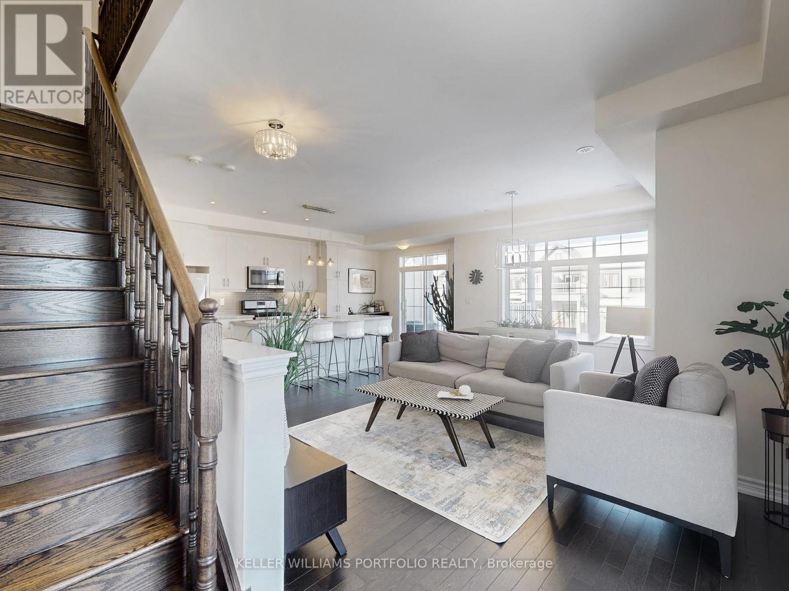 53 Blackpool Lane, East Gwillimbury, Ontario  L9N 0R7 - Photo 11 - N13025674