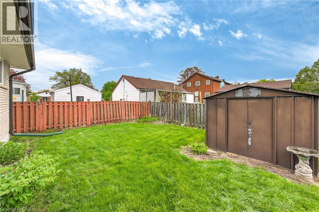 8 Woodrow Street N, St. Catharines, Ontario  L2P 3K1 - Photo 37 - 40827636