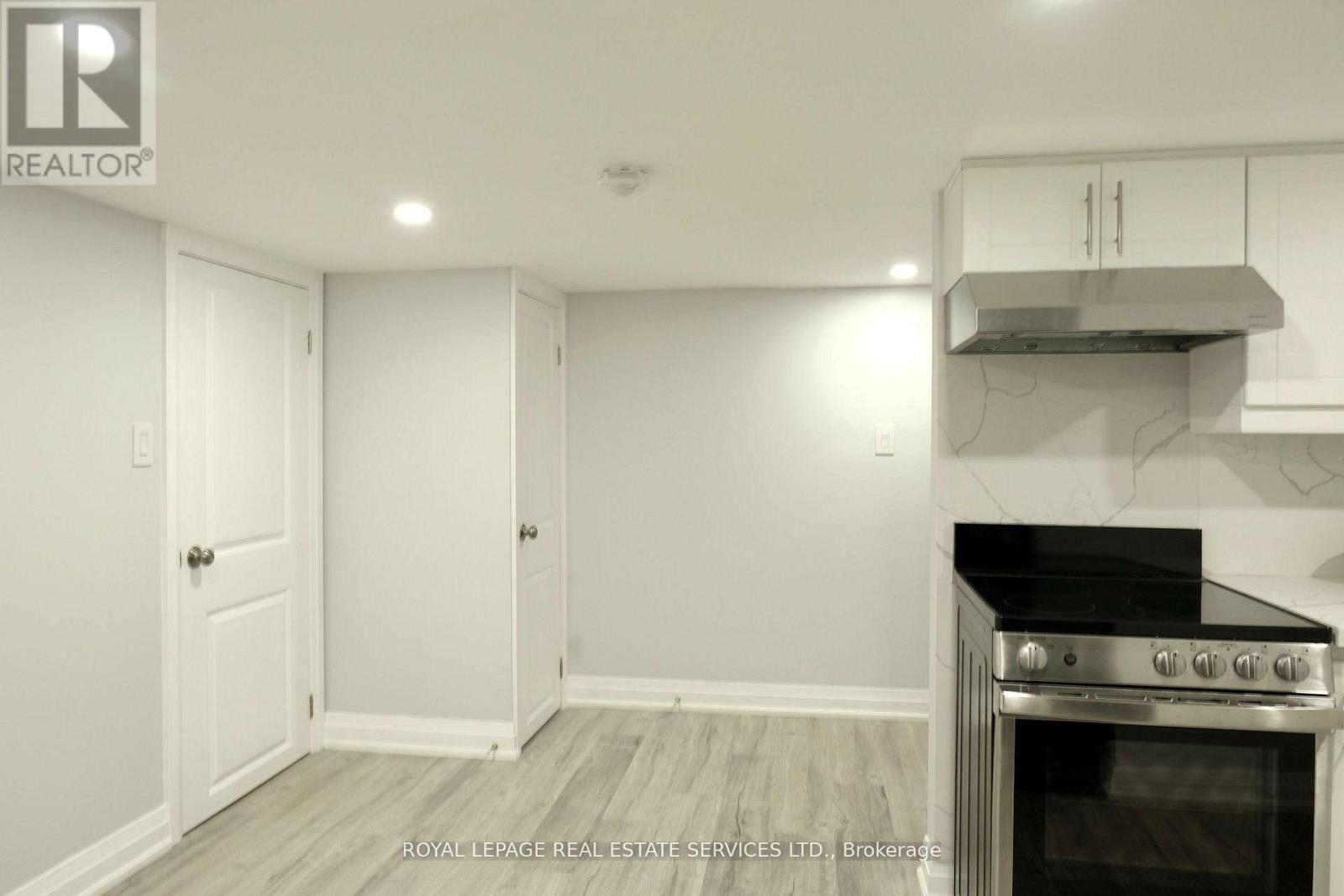8 Pritchard Avenue, Toronto, Ontario  M6N 1T1 - Photo 26 - W13144564