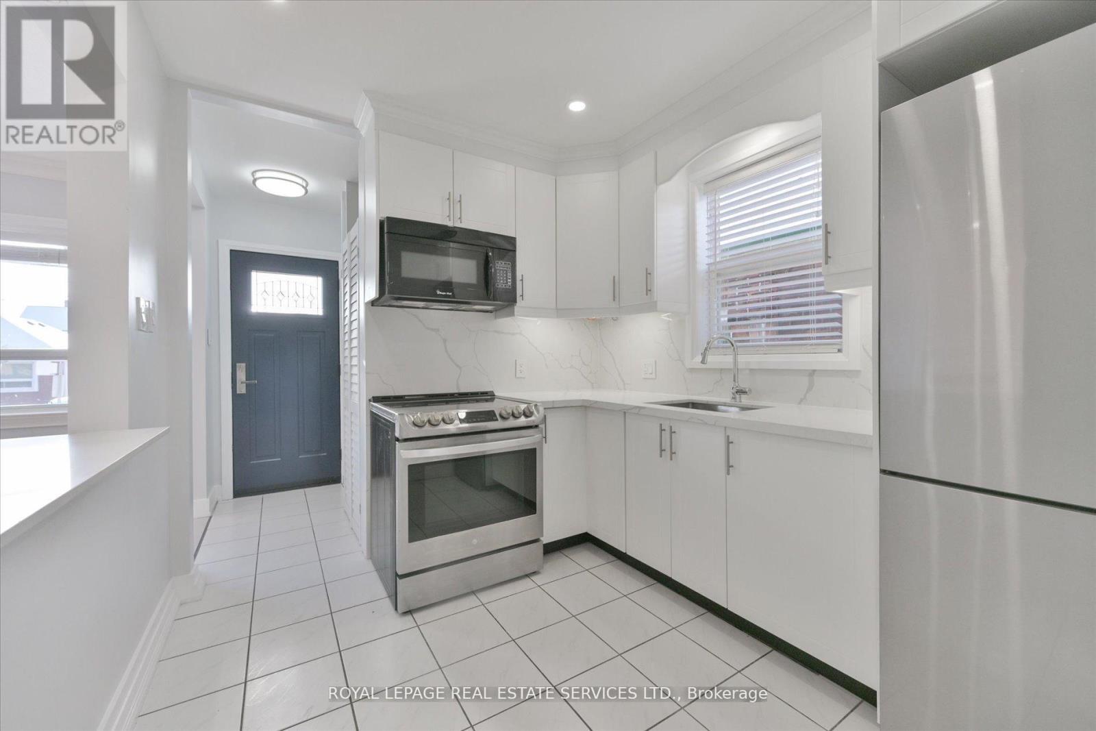 8 Pritchard Avenue, Toronto, Ontario  M6N 1T1 - Photo 4 - W13144564