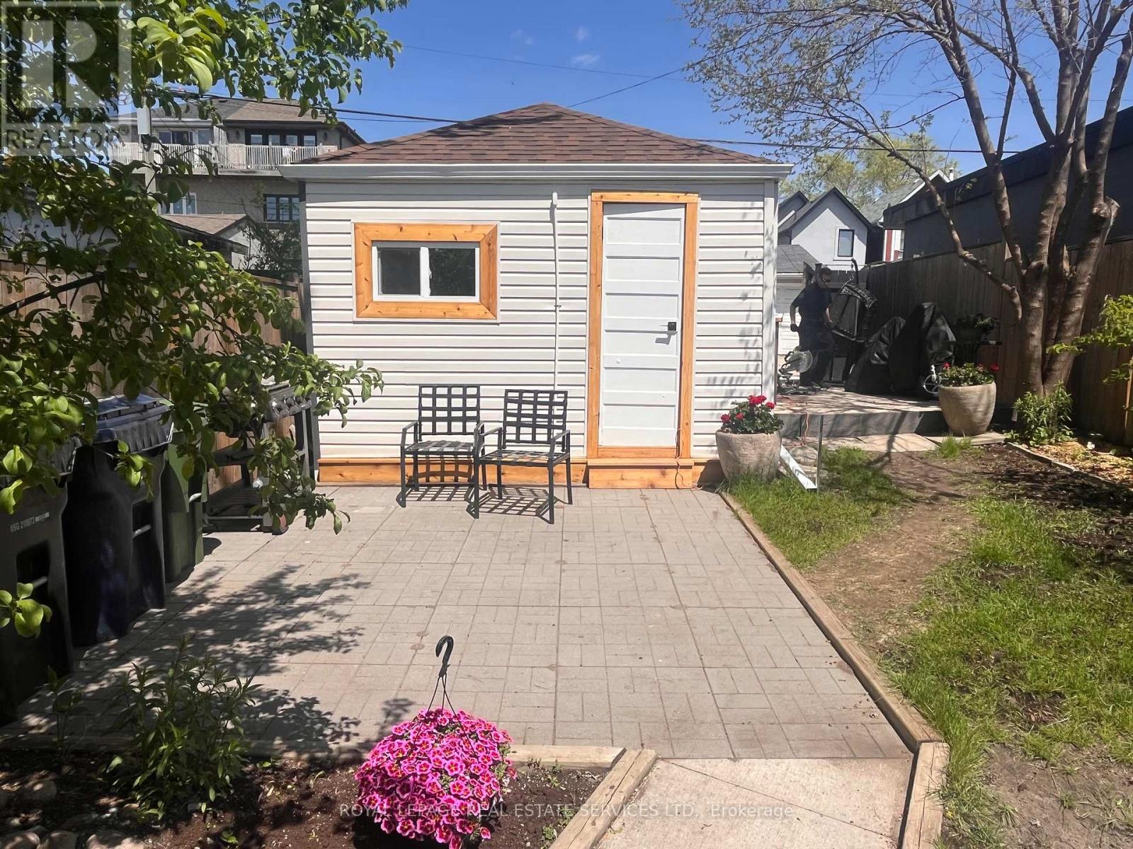 8 Pritchard Avenue, Toronto, Ontario  M6N 1T1 - Photo 32 - W13144564