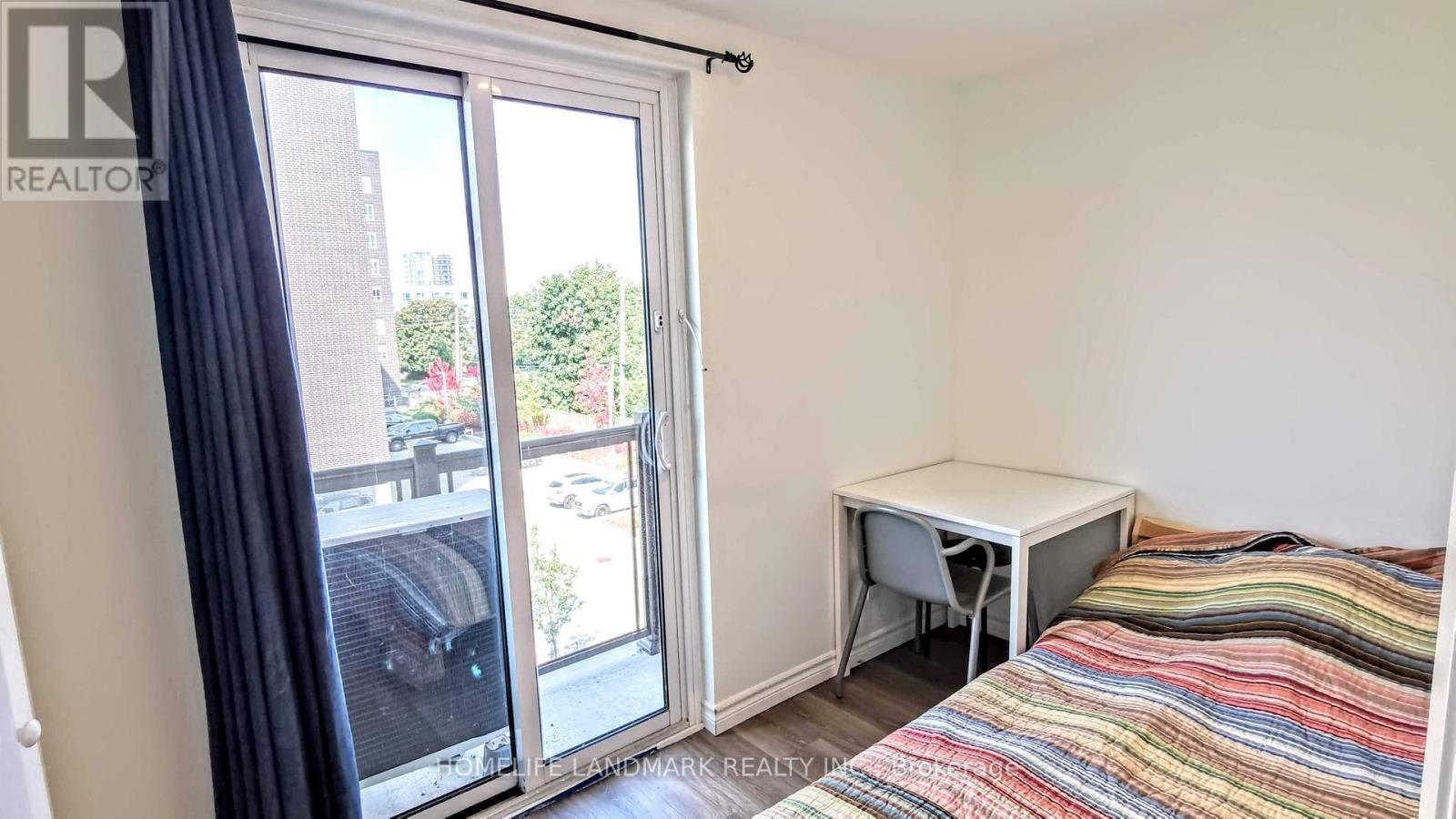 504 - 268 Lester Street, Waterloo, Ontario  N2L 0J7 - Photo 4 - X12866560
