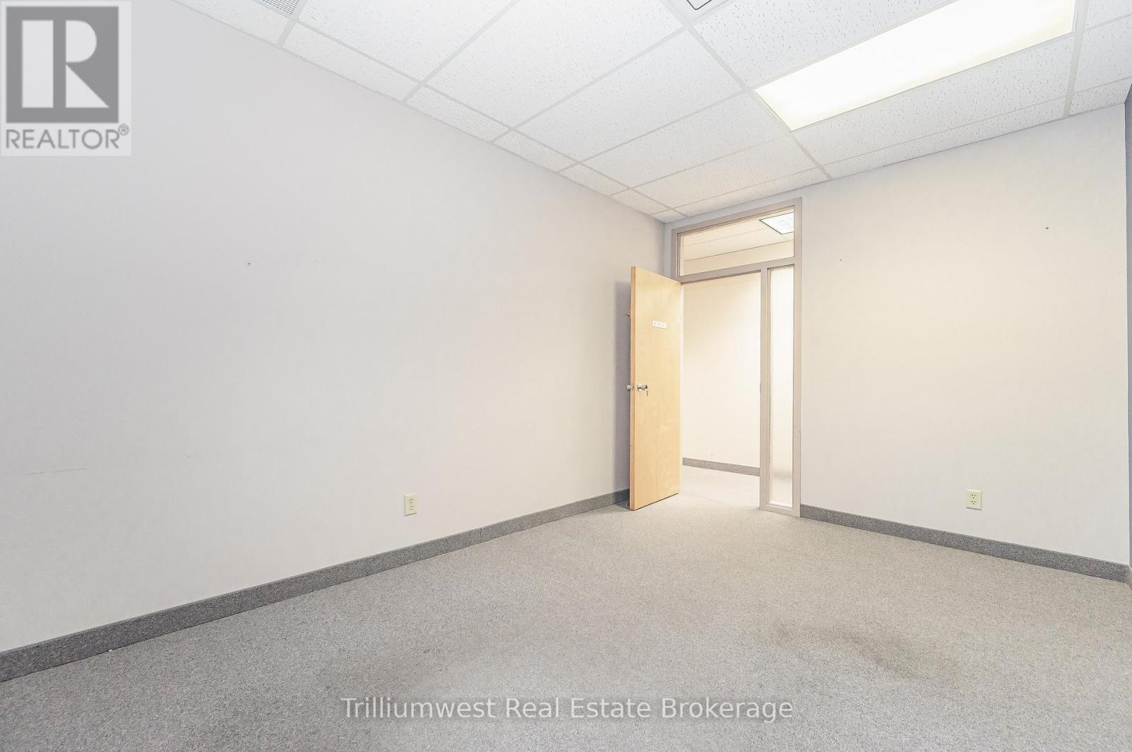 201 - 450 Speedvale Ave W Avenue, Guelph, Ontario  N1H 7Y6 - Photo 13 - X12338404
