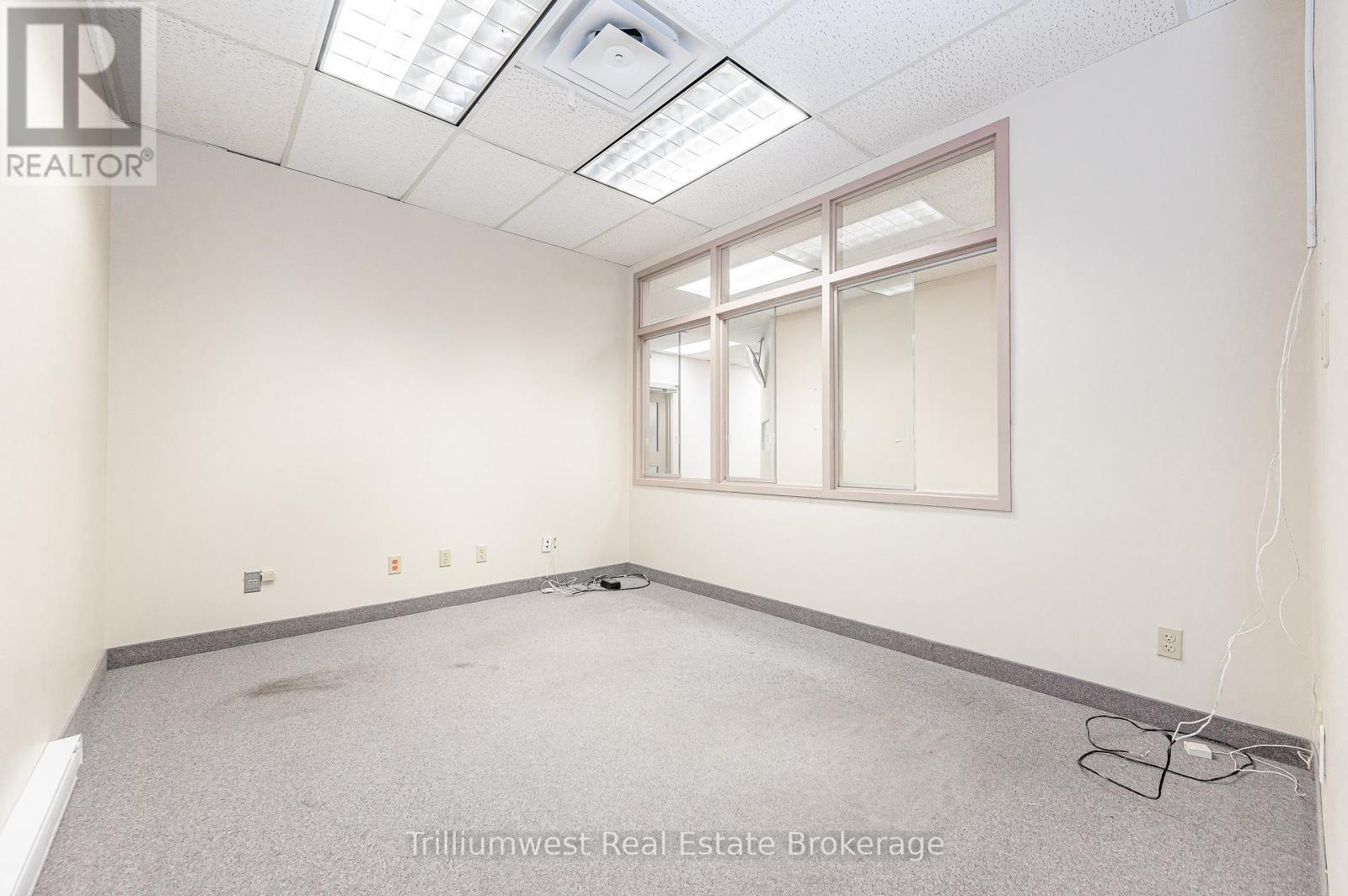 201 - 450 Speedvale Ave W Avenue, Guelph, Ontario  N1H 7Y6 - Photo 7 - X12338404