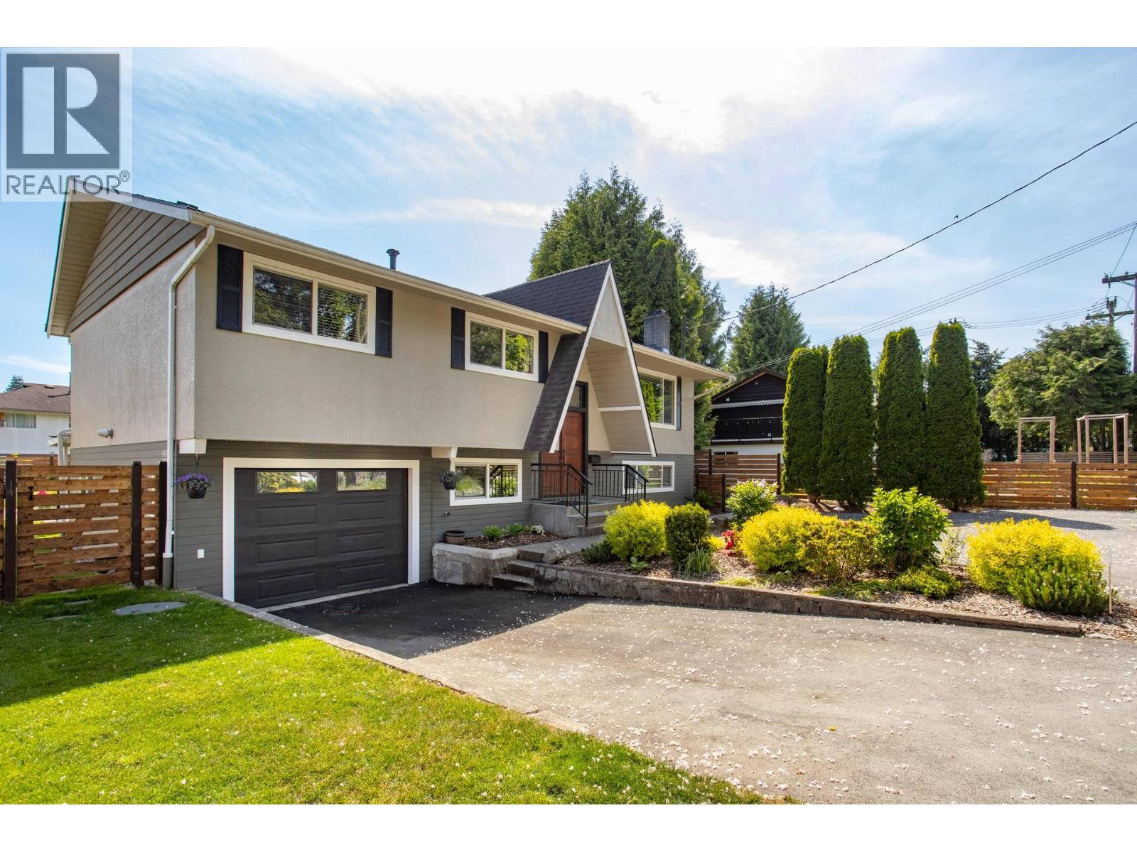 5240 Sprott Street, Burnaby, British Columbia  V5G 1T5 - Photo 2 - R3124703