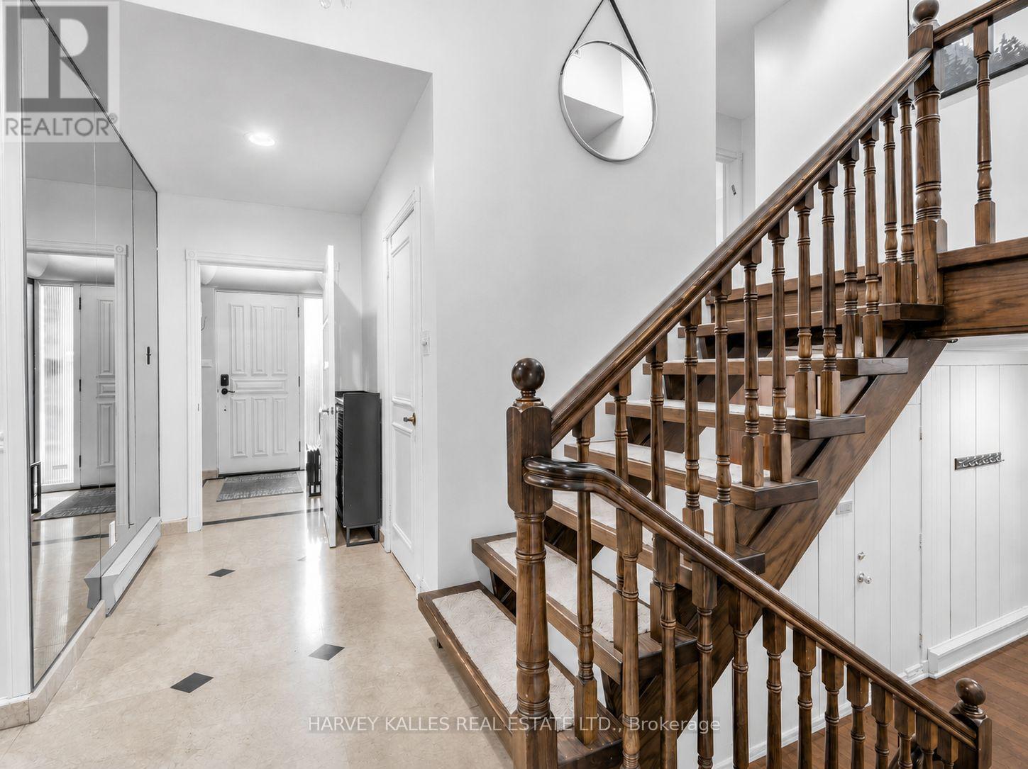 71 Prue Avenue, Toronto, Ontario  M6B 1R6 - Photo 5 - C13101780