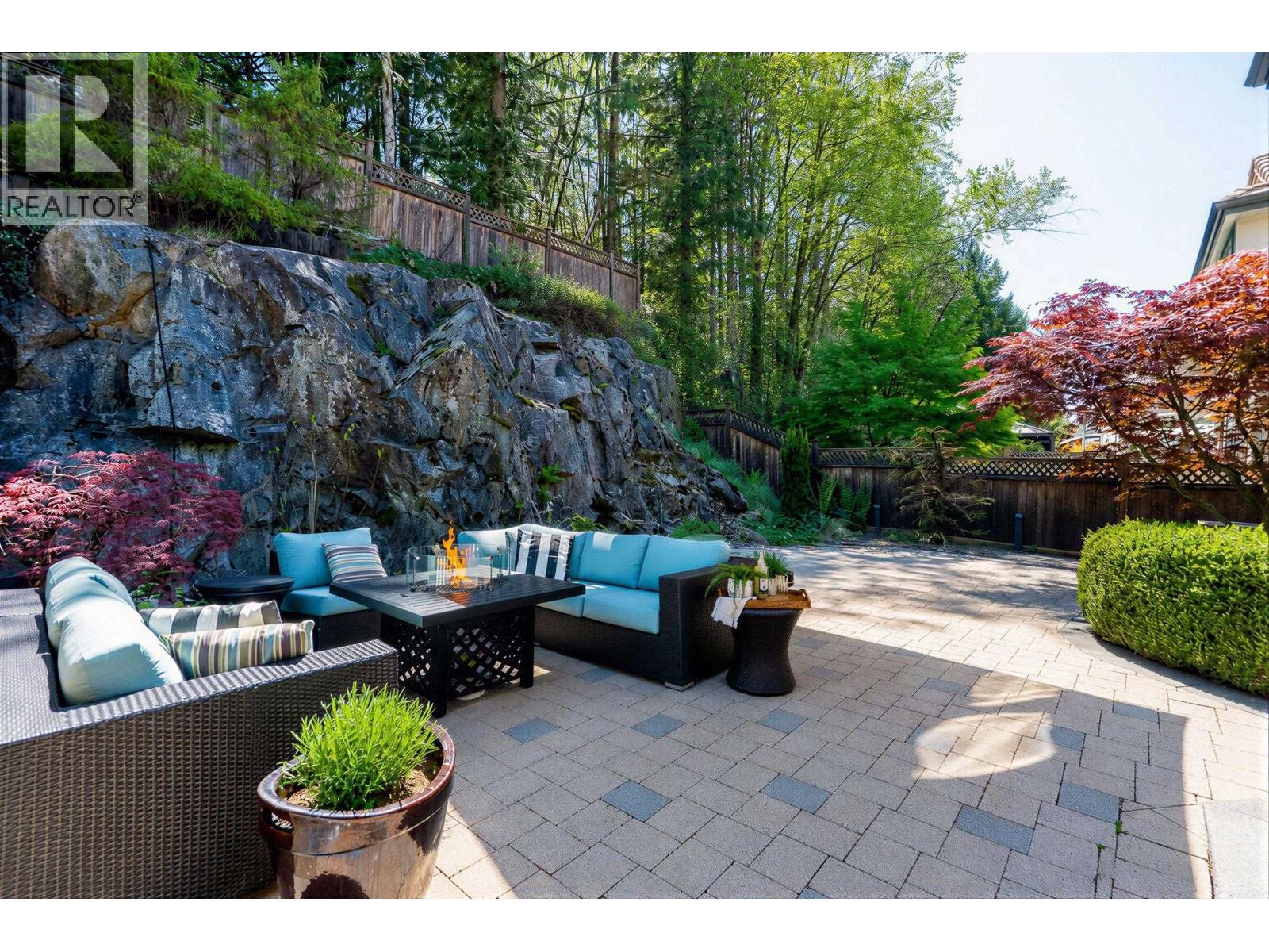 1987 Parkway Boulevard, Coquitlam, British Columbia  V3E 3J8 - Photo 11 - R3124886