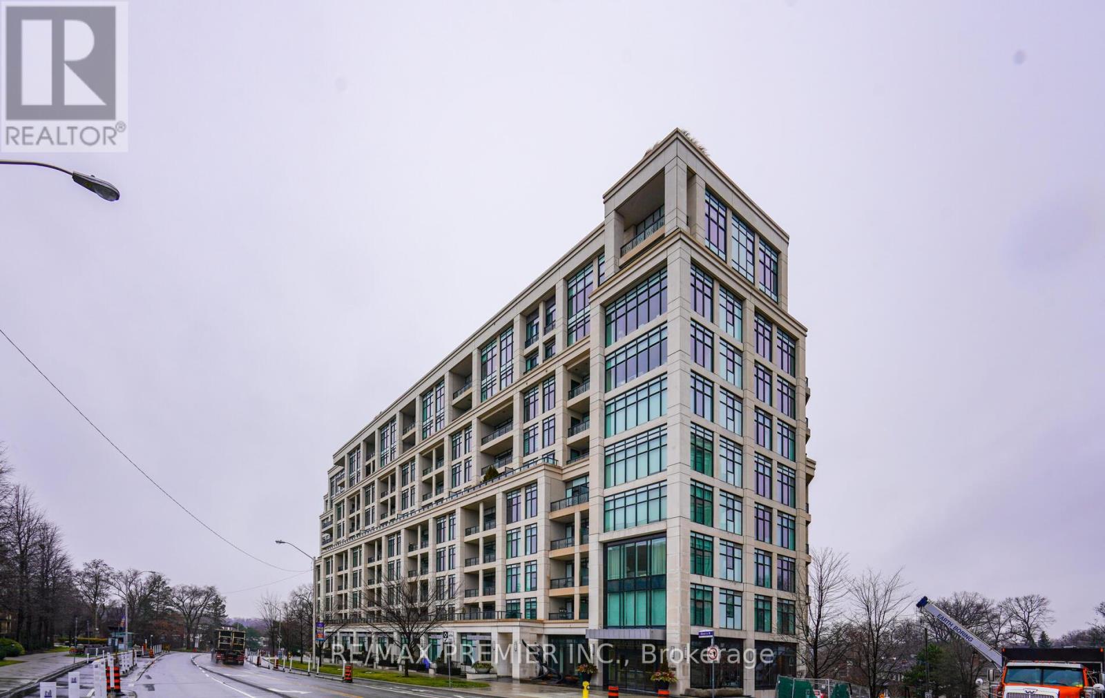 303 - 2 OLD MILL DRIVE, Toronto, Ontario
