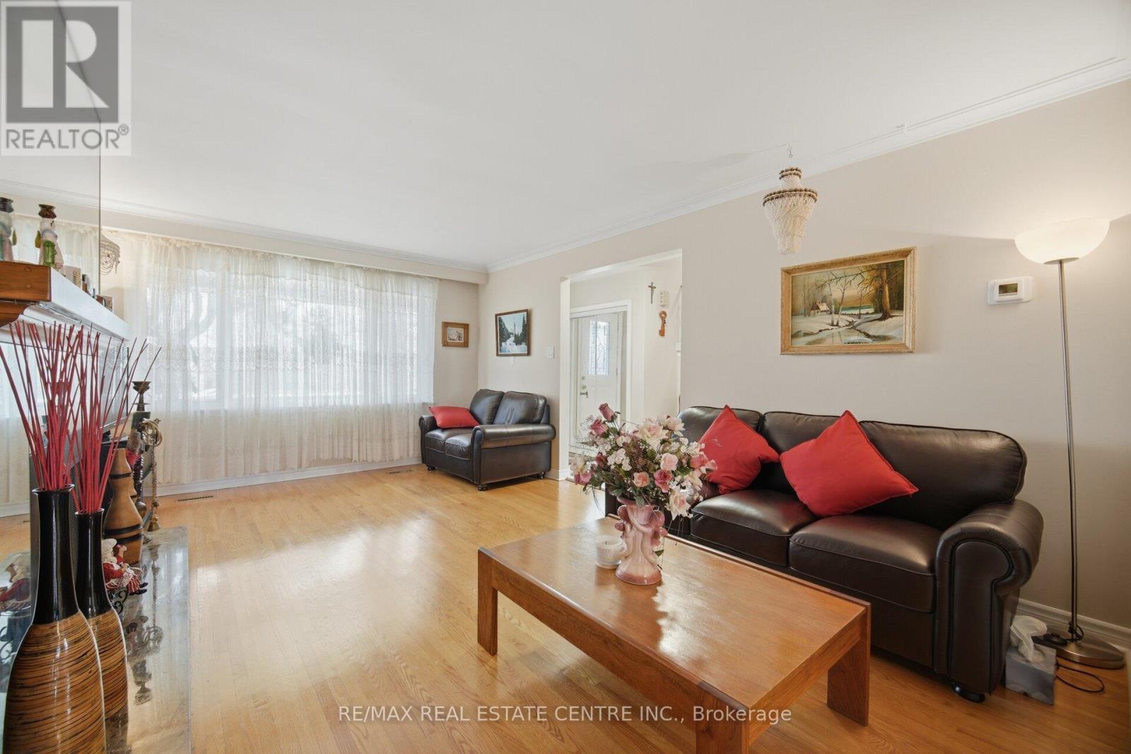 3590 Fieldgate Drive, Mississauga, Ontario  L4X 2J7 - Photo 5 - W13145622