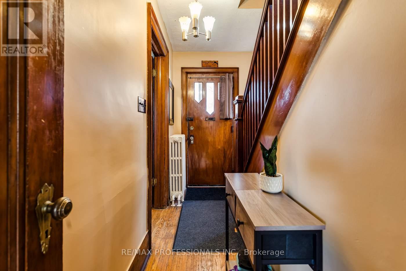 155 Aileen Avenue, Toronto, Ontario  M6M 1G1 - Photo 4 - W13145650