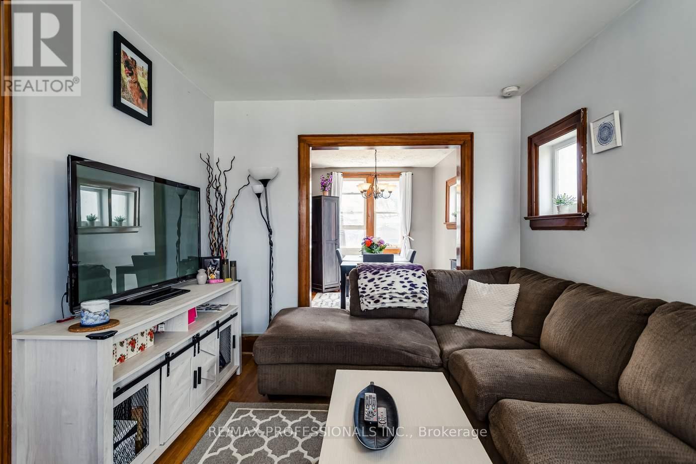 155 Aileen Avenue, Toronto, Ontario  M6M 1G1 - Photo 7 - W13145650