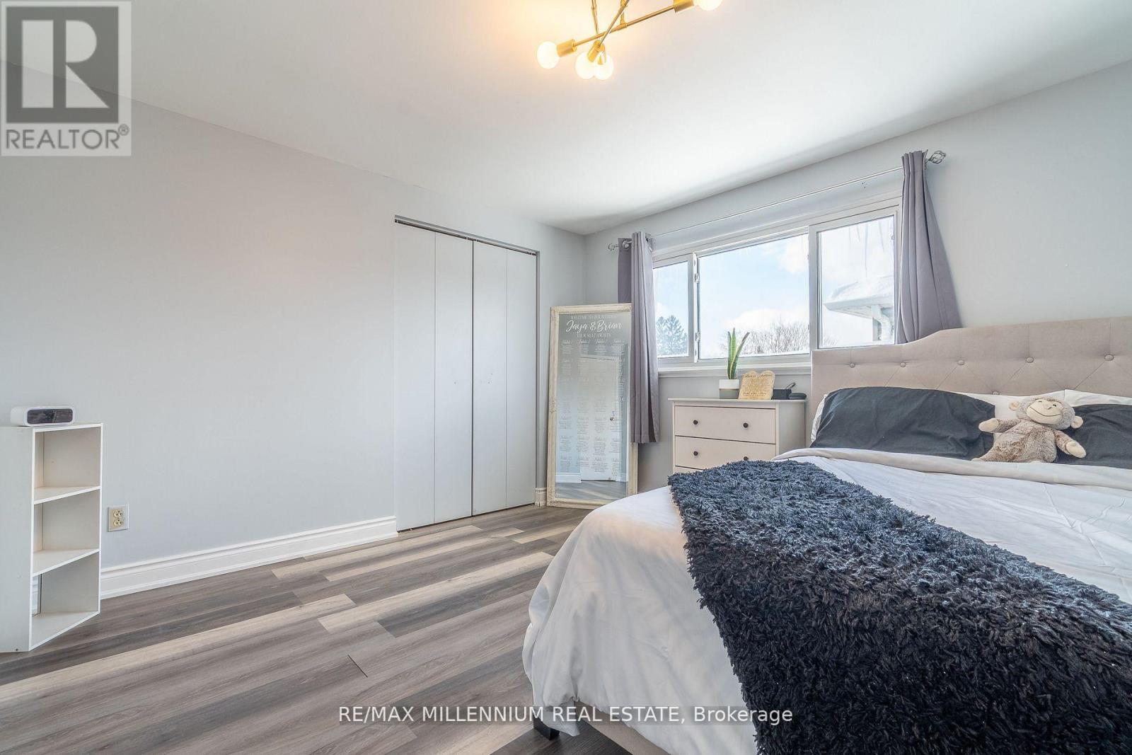 52 Village Court, Brampton, Ontario L6W 1A6 - Photo 17 - W13105952