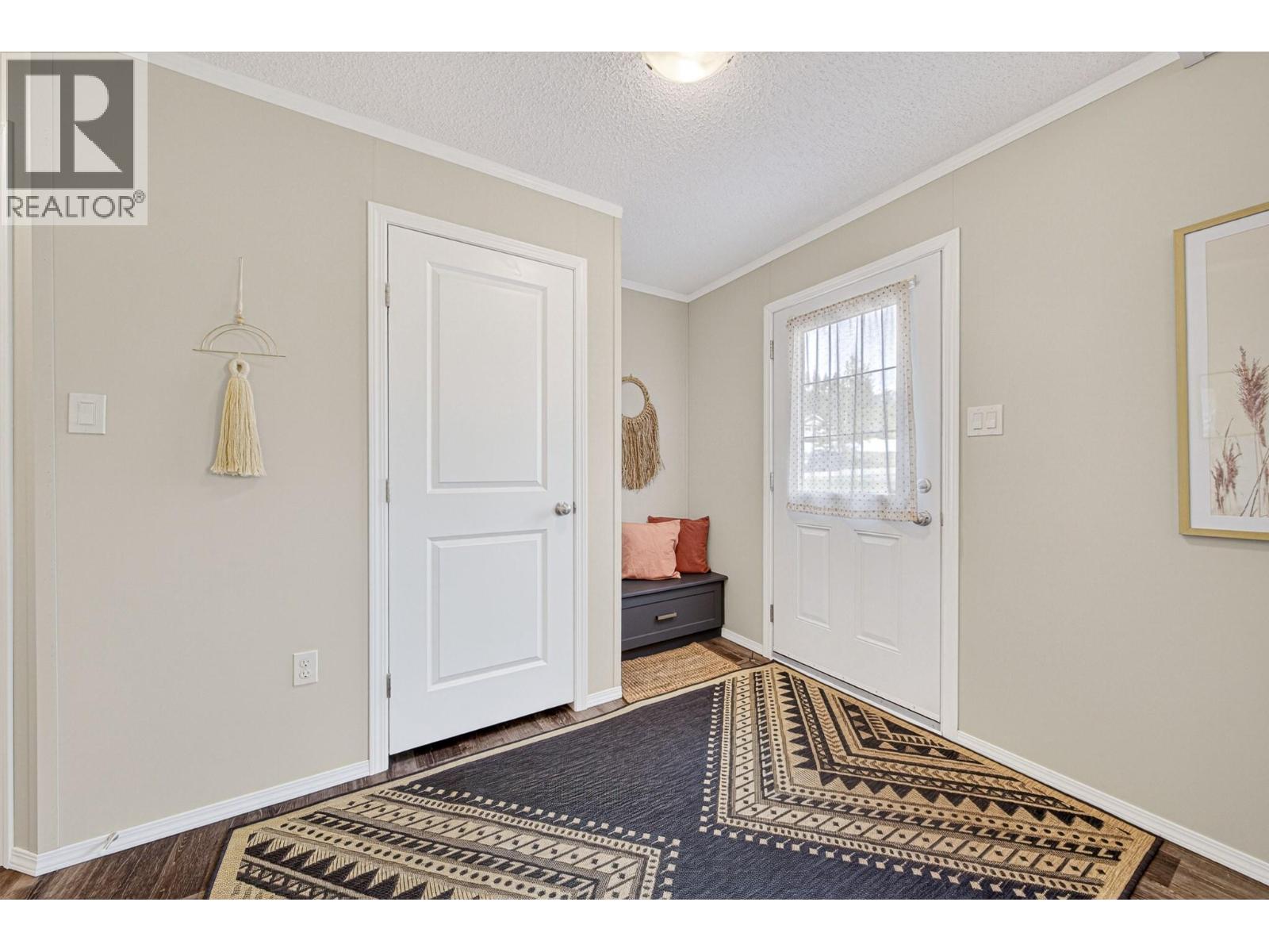 24 Darby Crescent, Elkford, British Columbia  V0B 1H0 - Photo 2 - 10387576