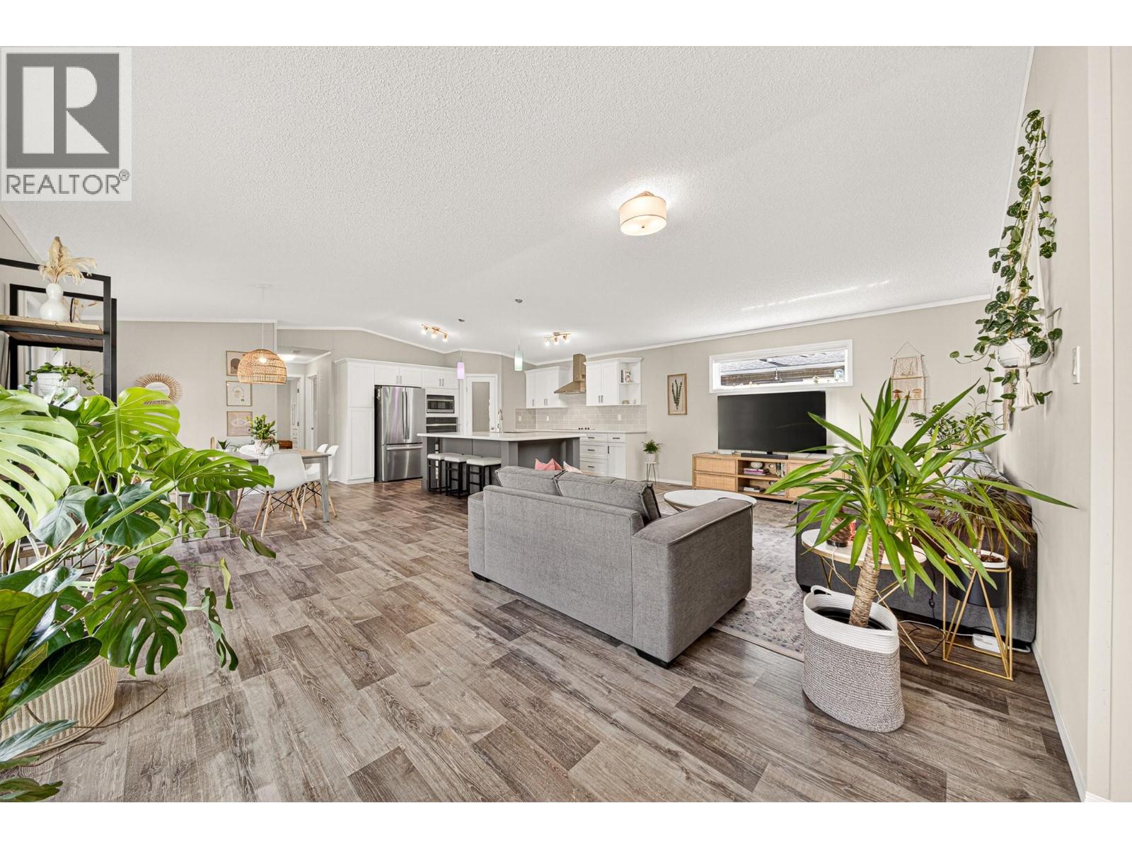 24 Darby Crescent, Elkford, British Columbia  V0B 1H0 - Photo 4 - 10387576