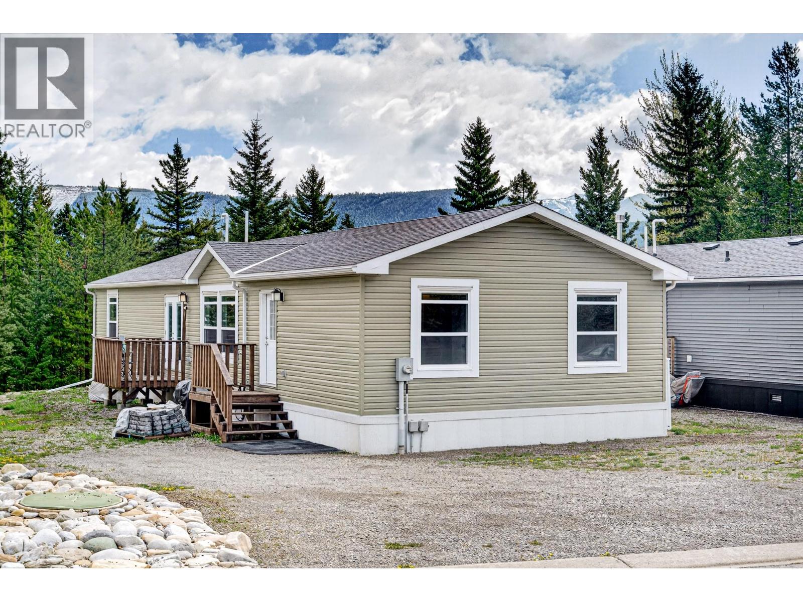 24 Darby Crescent, Elkford, British Columbia  V0B 1H0 - Photo 48 - 10387576
