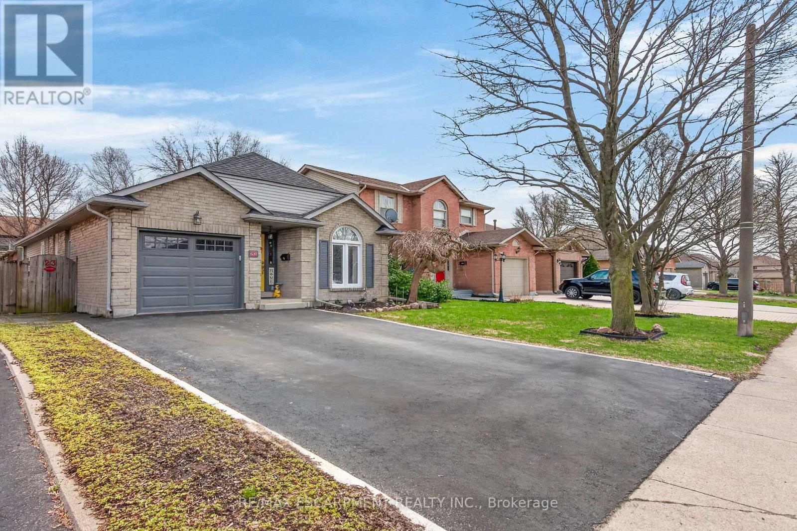 23 JULIEBETH DRIVE, Hamilton, Ontario