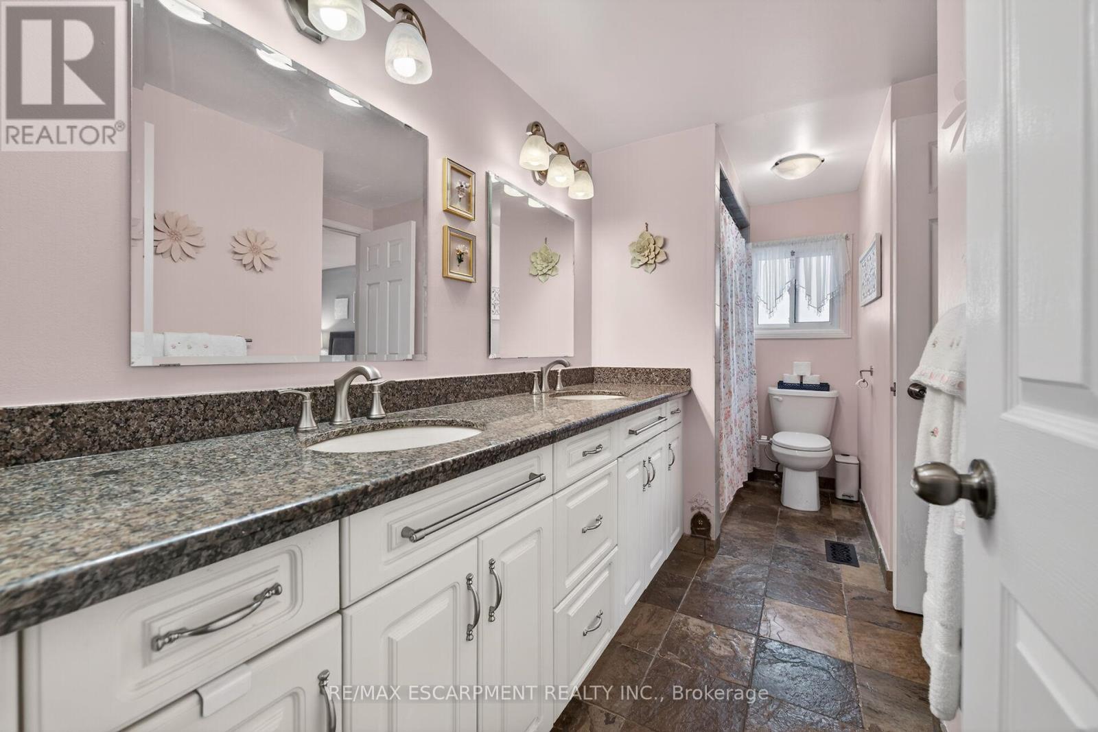 23 Juliebeth Drive, Hamilton, Ontario  L9B 2N6 - Photo 21 - X13145572