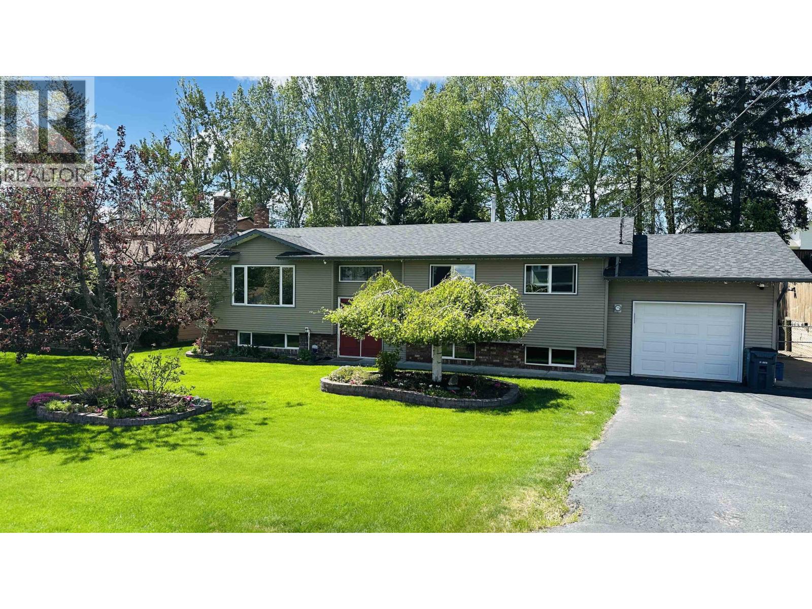 3187 WALLACE CRESCENT, Prince George, British Columbia